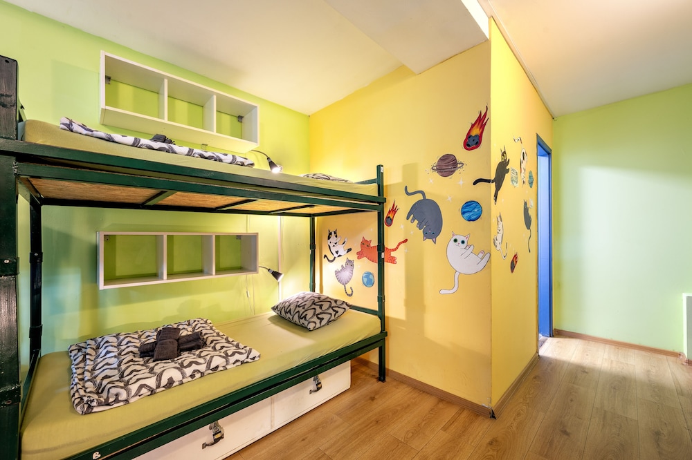 Island Hostel - Adults only