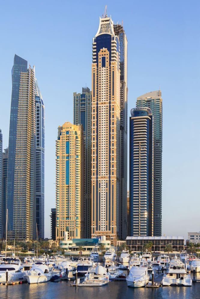 HAPPY SEASON I Elite Tower Dubai Marina
