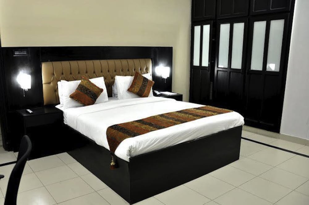 Riviera Guest House