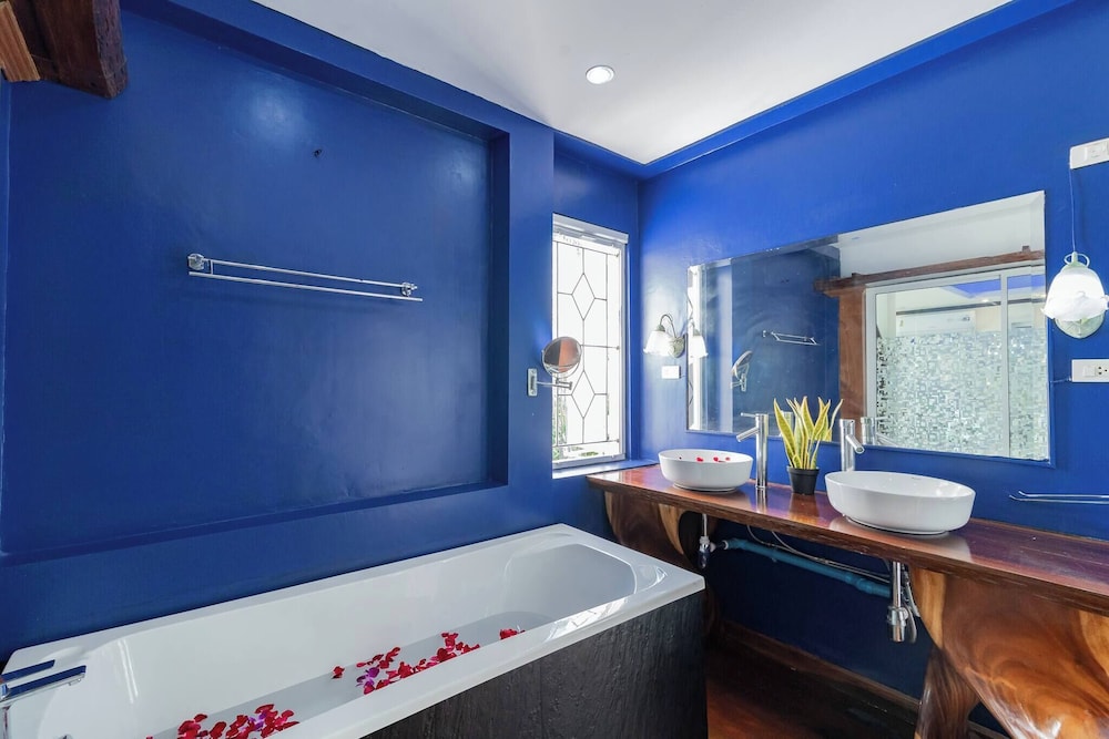Luxurious 5-bedroom Pool Villa in Heart of Patong, Phuket