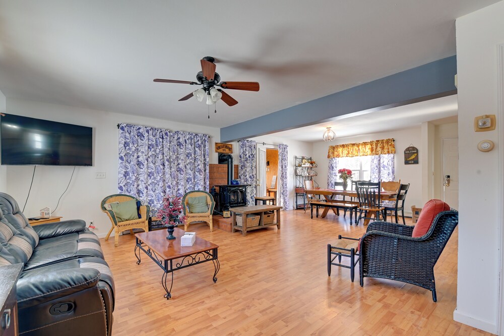Waterfront Lake George Retreat w/ Shared Dock