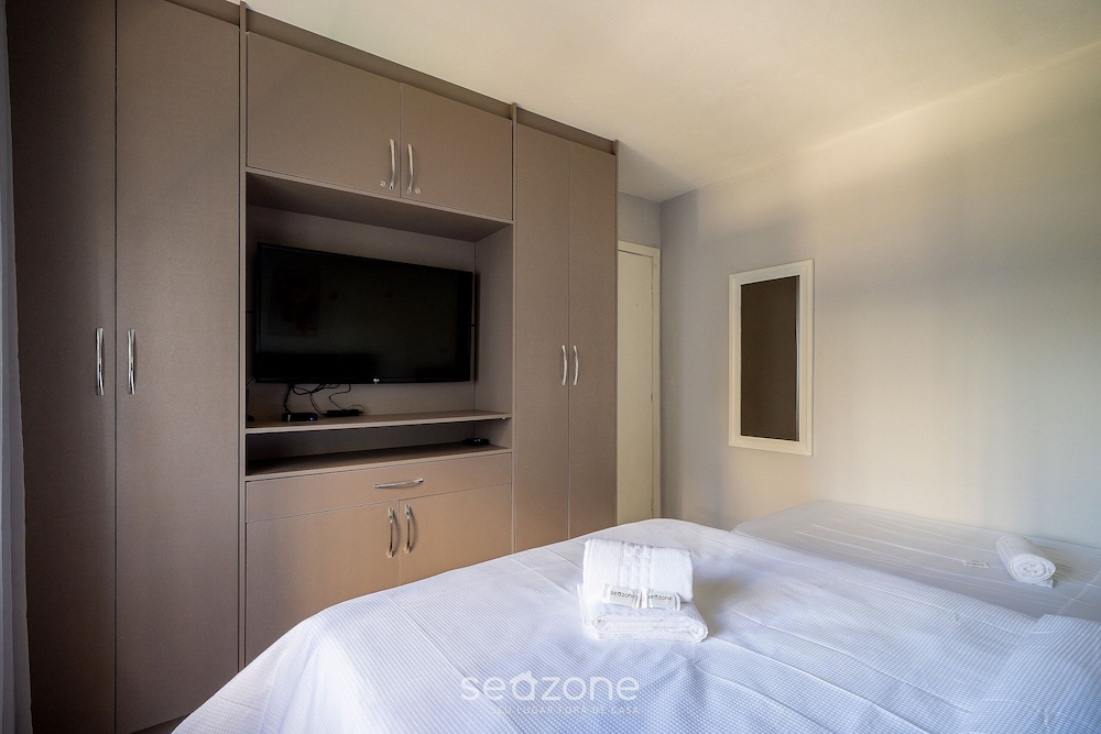 2BR apt 150m Beach Balneario Camboriu Esd143