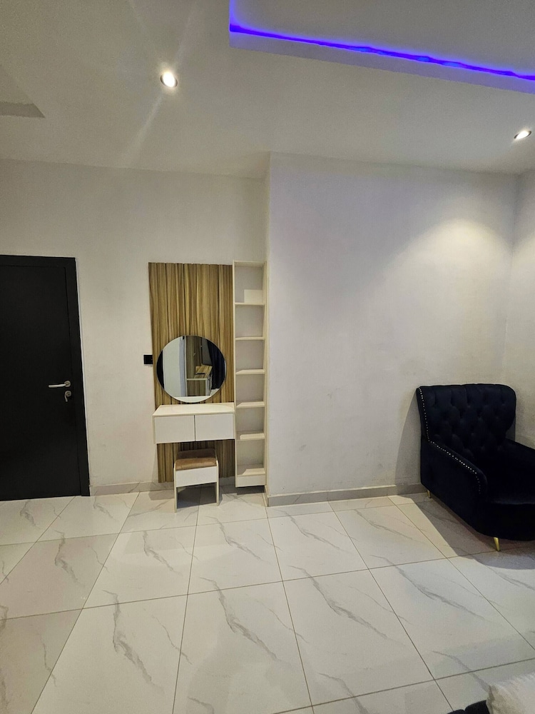 Luxury 5 Bedrooms Duplex With Swimming Pool
