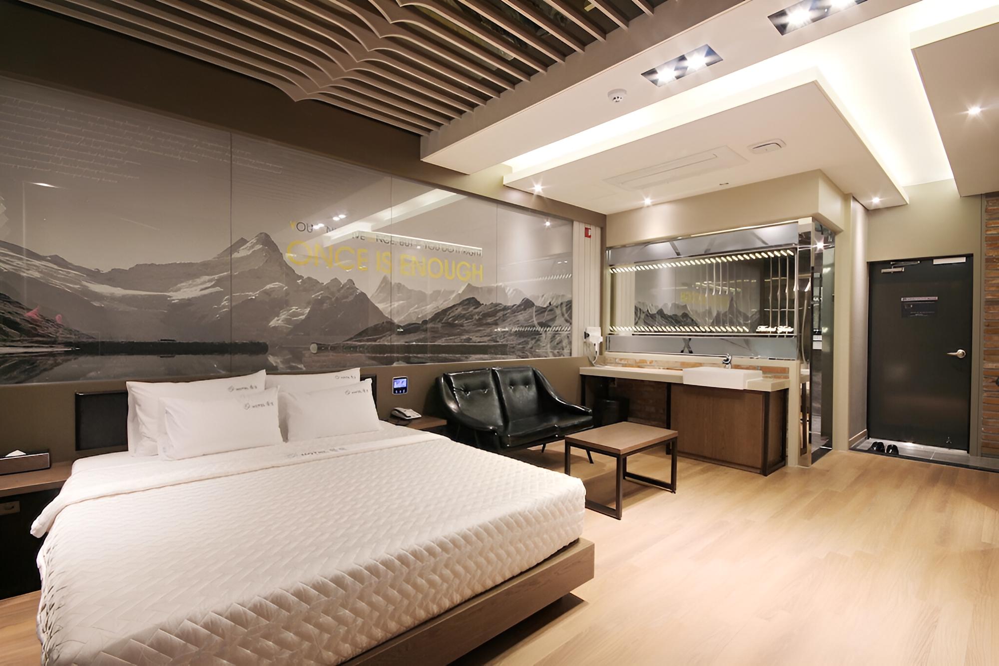 Gyeongju Yolo Unmanned Hotel