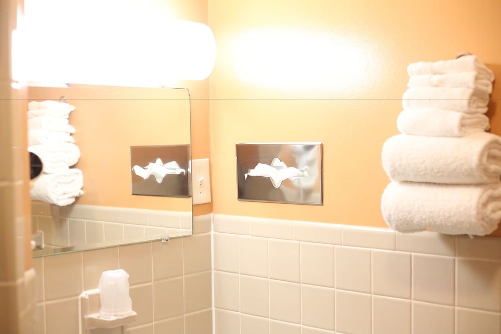 Cozy Corner Motel