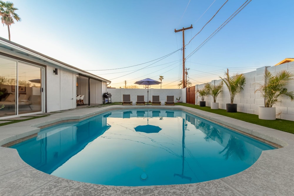 The Melrose ASU Pool Workspace Firepit