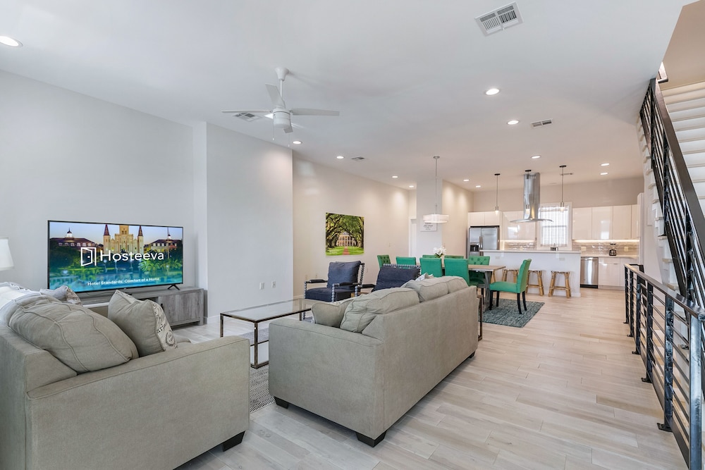 Bienville Townhouse in Mid City near FQ