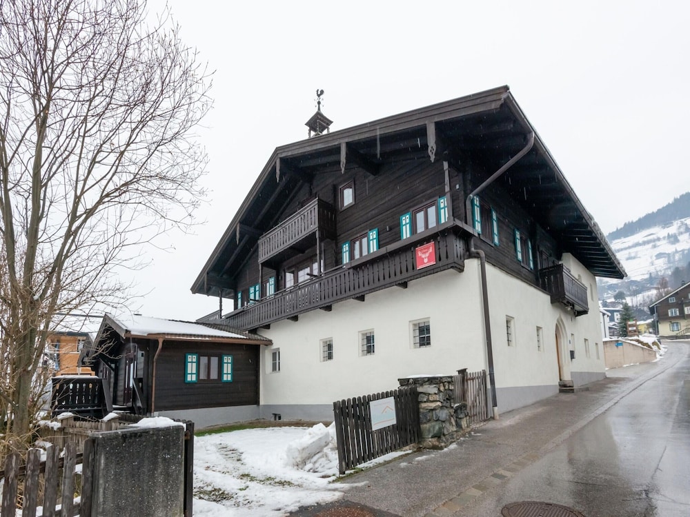 Heritage Chalet in Niedernsill near Ski Area