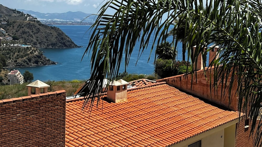 Excellent View, Beach & Mountain, Panorama Swimming Pool all Year Round view 5