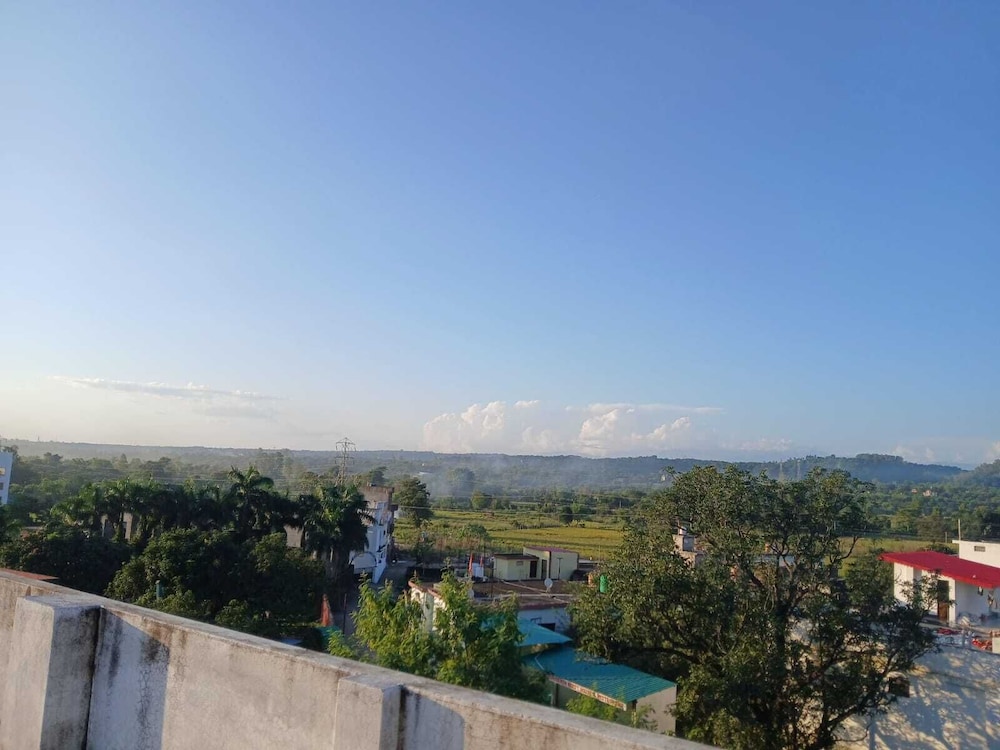 Aarav Hotel