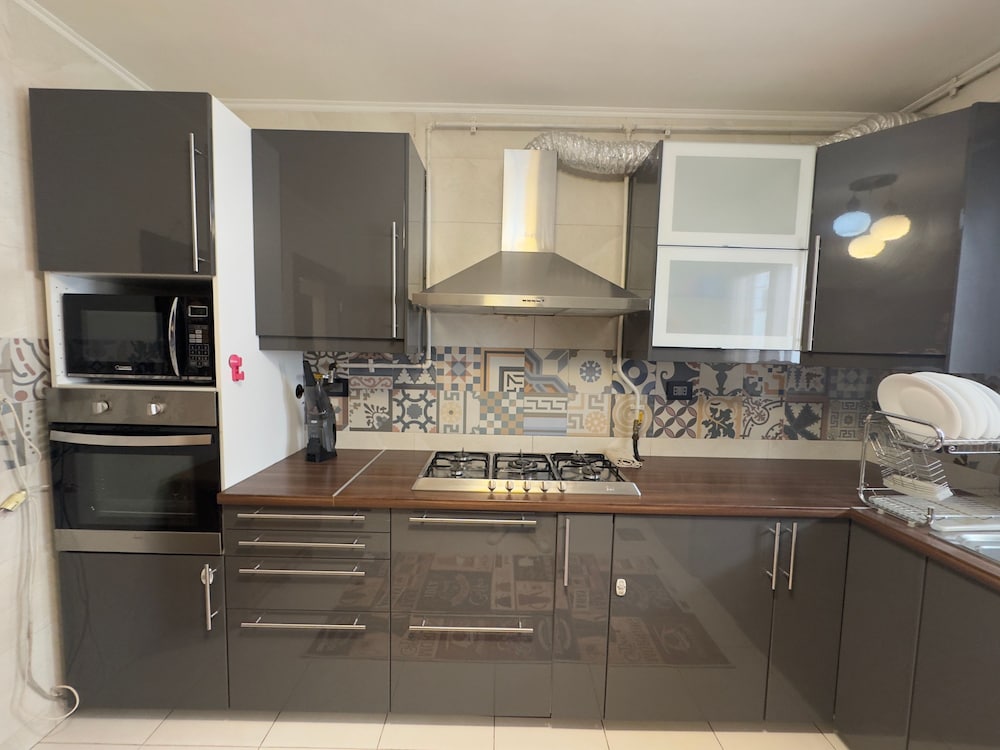 1108 Spacious 3BR Apt 2BA Near Airport