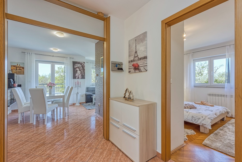 Sea Breeze Residence Mariella