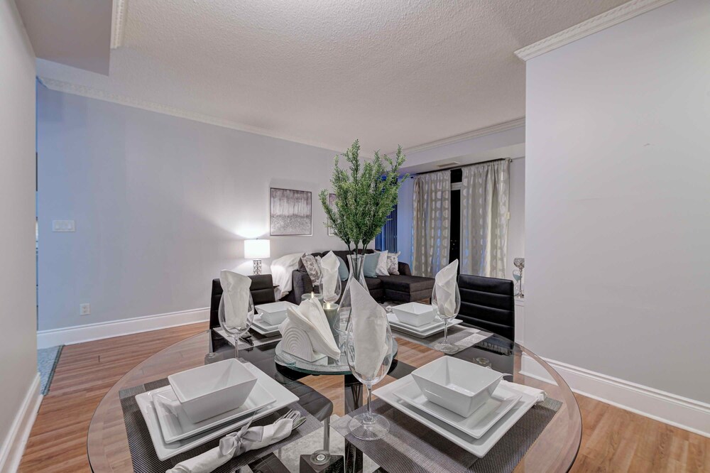 Pelicanstay at Square One Mall