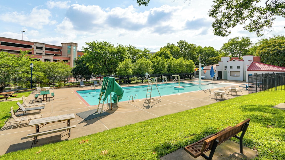 Dtwn at Your Door: Historic Frederick Gem w/ Yard!