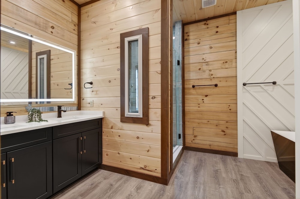 Ern802 - Bear Olympics 3 Bedroom Cabin