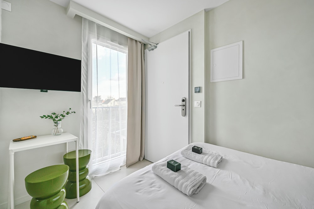 JIJI Suites