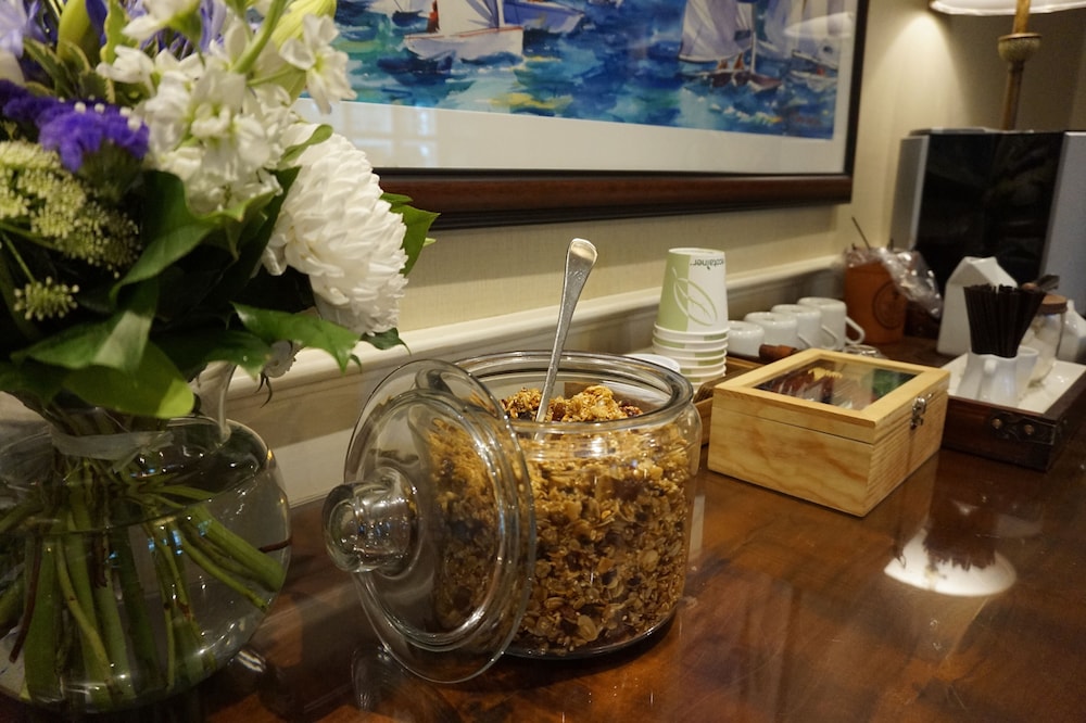 Niagara-on-the-Lake Vacations - Harbour House - Property Image 2