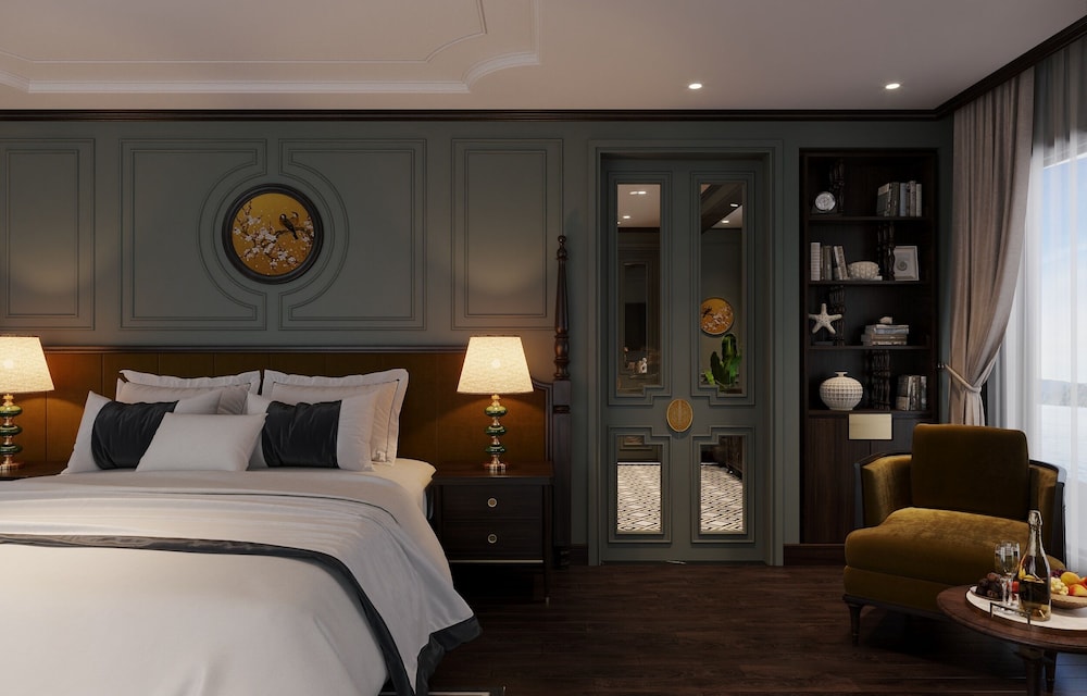 Aime'e Luxury Cruise