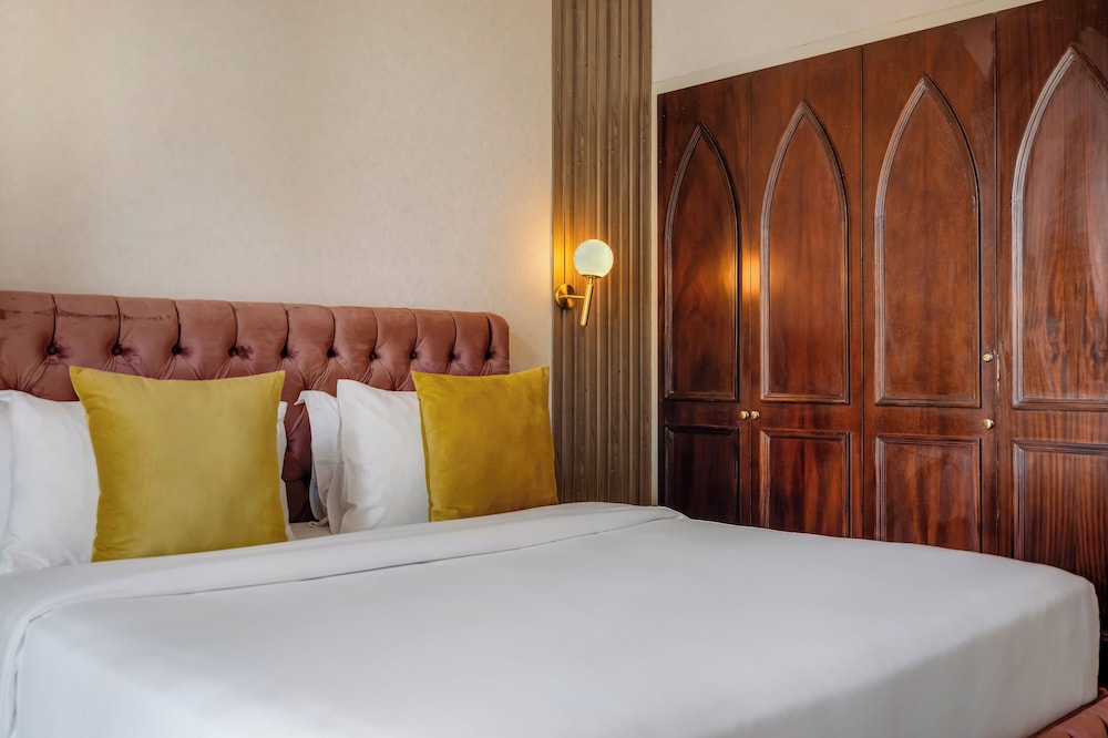 Durrani Homes - Luxe Living at Souk Al Bahar with Burj Khalifa and partial Fountain view