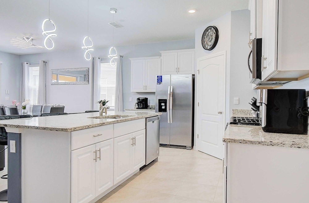7643 Beautiful 6-bedroom Family Home With Private Pool Near Disney World