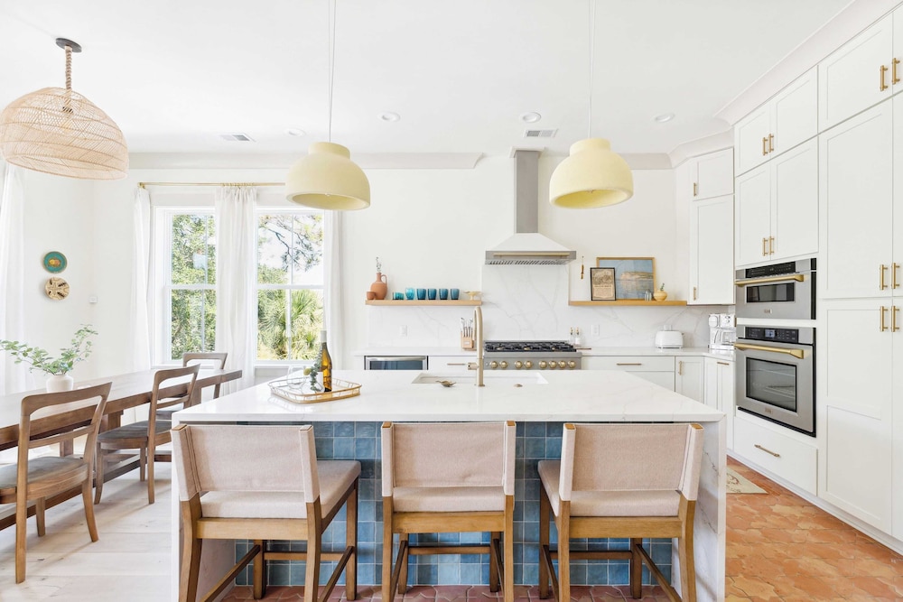Windward House by Avantstay Walk to Beach + Restaurants Saltwater Pool