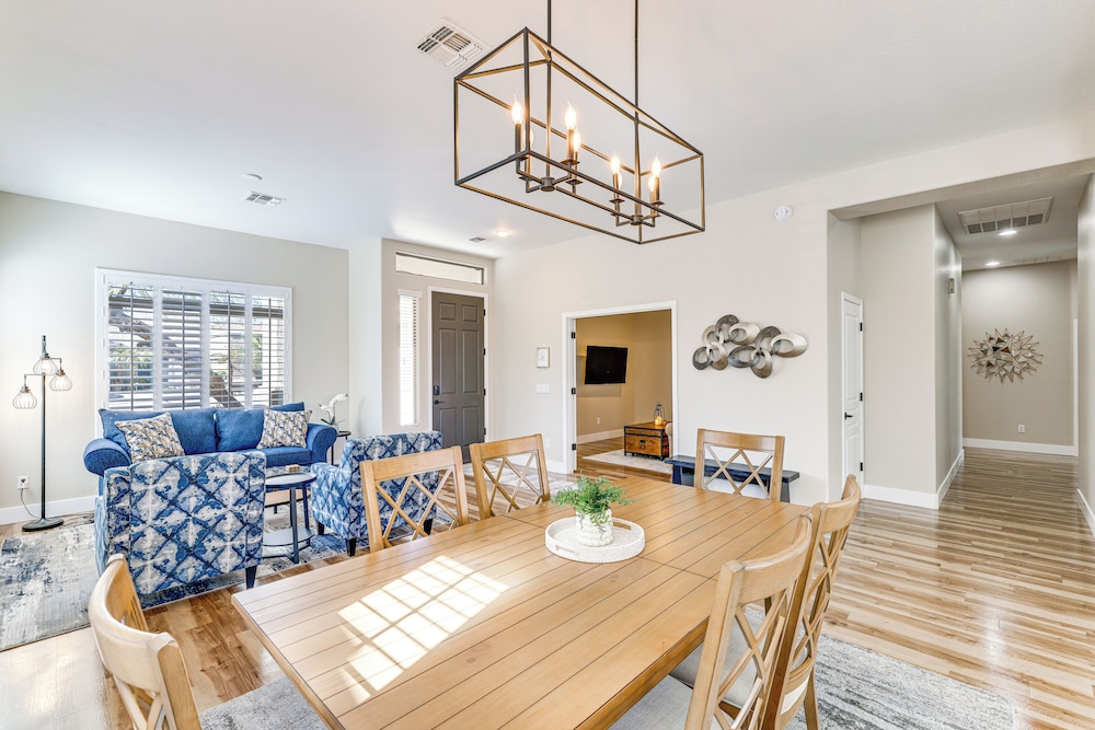 Fenced Pool & Patio: Newly Updated Surprise Home