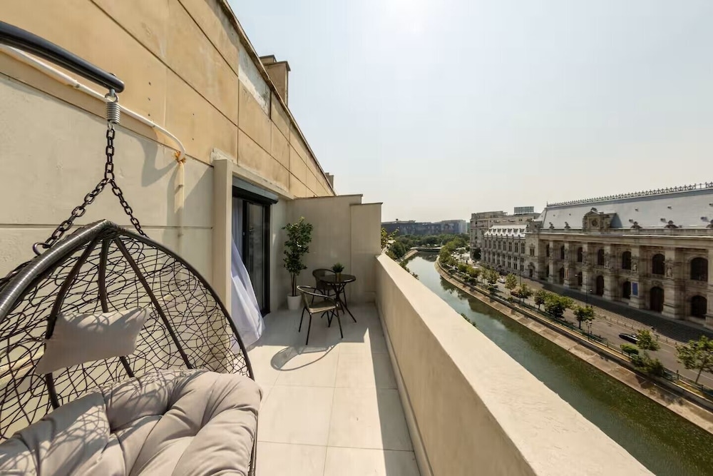 Aiastay Bucharest River Apartments