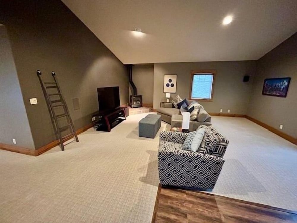 Seven Peaks 3 Bedroom Home