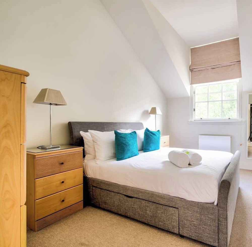 JOIVY Quiet Mews Apartment in New Town view 5