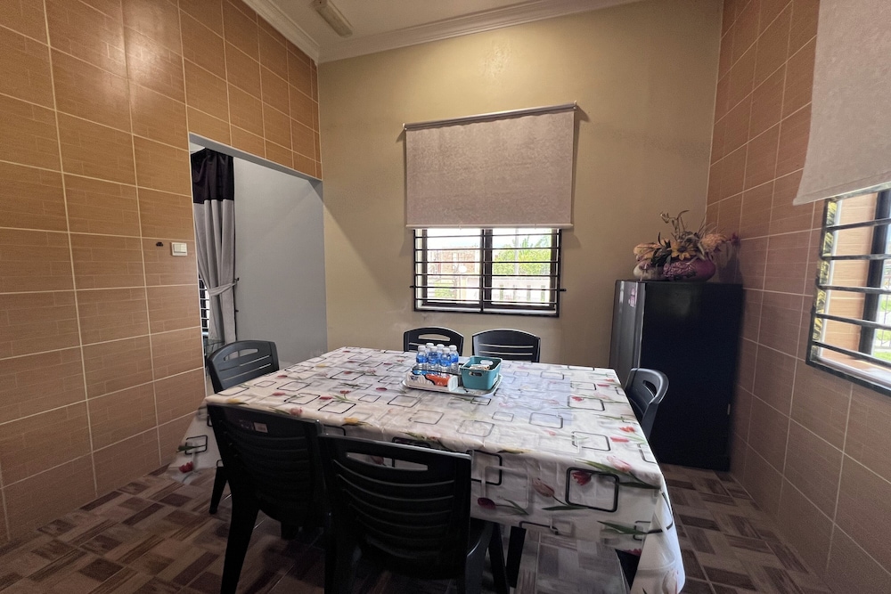 Nurbayu Villa (3 and 4 bedroom Villa) Kemaman
