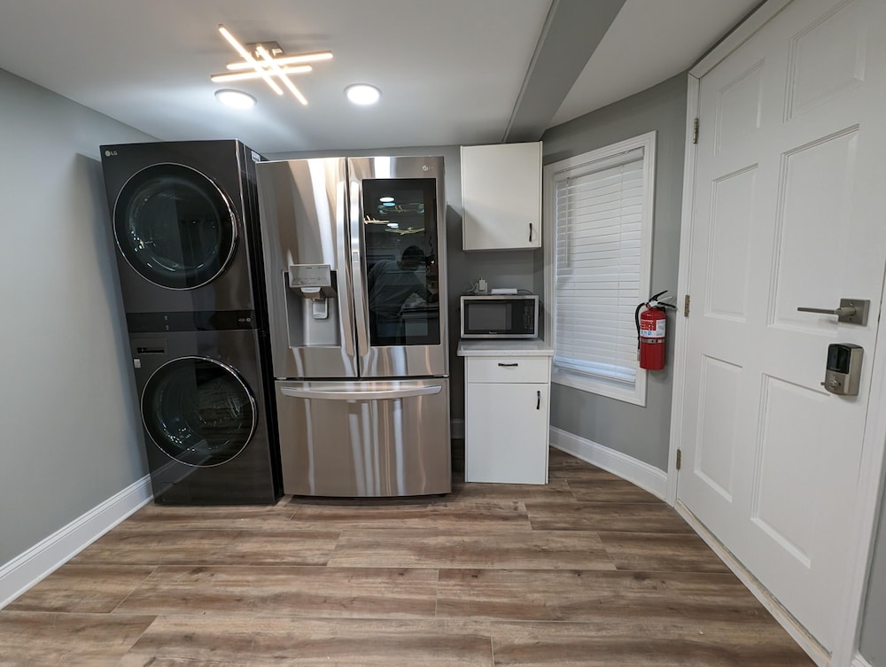 1303 Colony Dr Marietta - Full Home