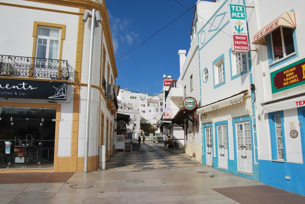 Ah Albufeira - Three-bedroom Apartment in Front of the Sea view 2