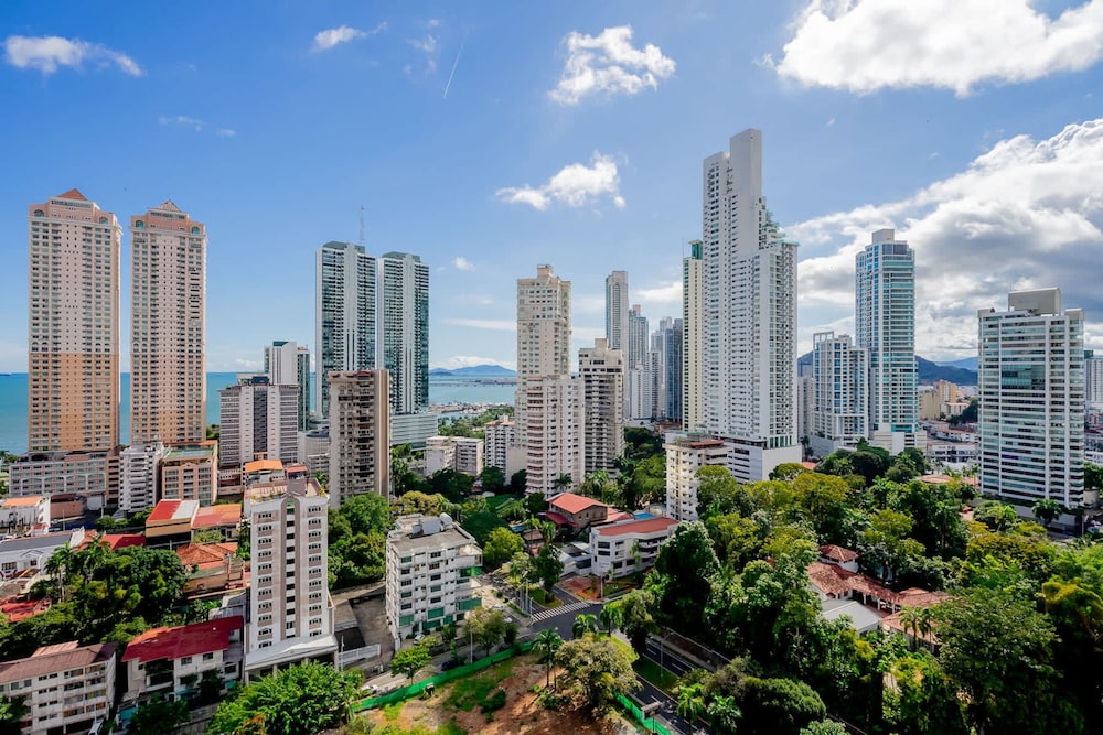 w Comfy 1BR w Great View in Calle 50