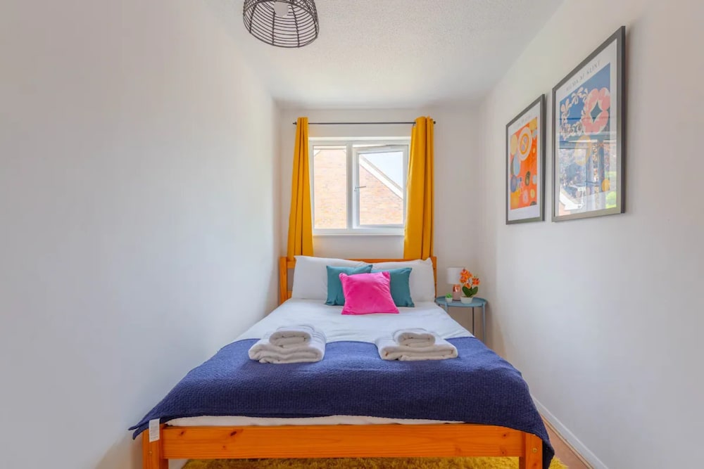 Bright 3 Bedroom House With Terrace, 16 Mins to Big Ben