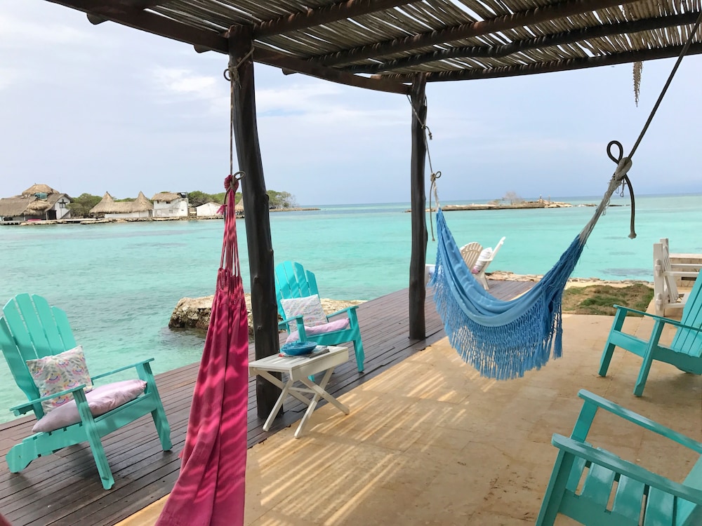 Isla Rosa Boutique by NOMAD GURU