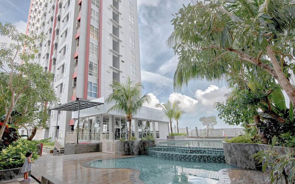 Spacious 1Br With Working Room At Vida View Makassar Aparment
