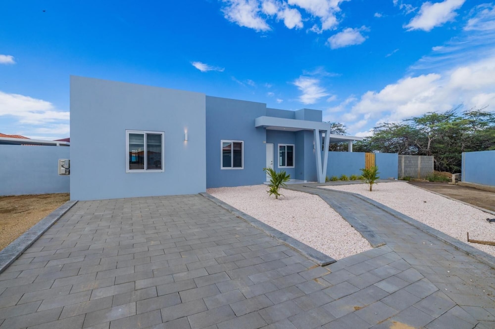 Brand New 3BR 2BA w Private Pool Near Palm Beach