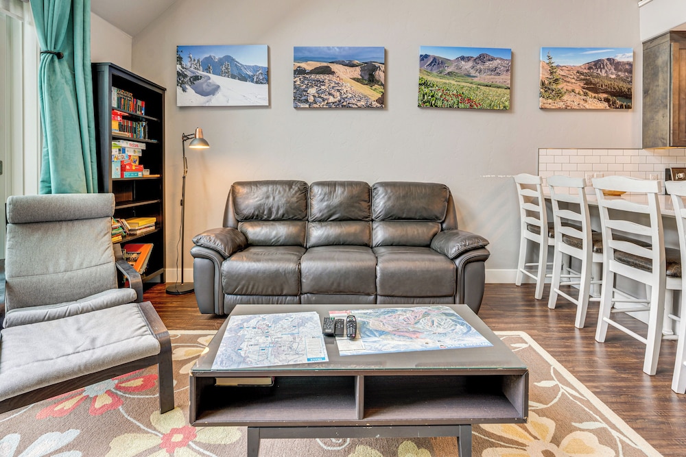 Ski-in/ski-out Gemini Lift Access! Home w/ Hot Tub