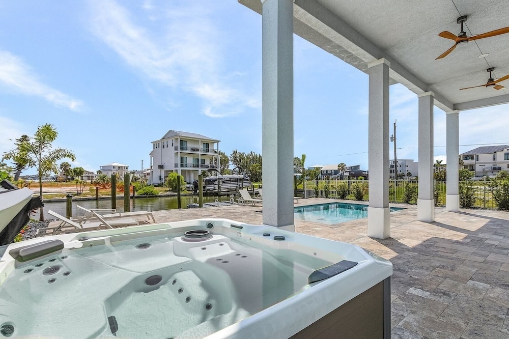 673 White Sands Retreat: Bay Views, Pool, Elevator 5 Bedroom Home