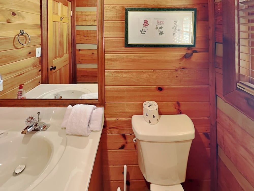 Alexander's Lookout by Jackson Mountain Rentals