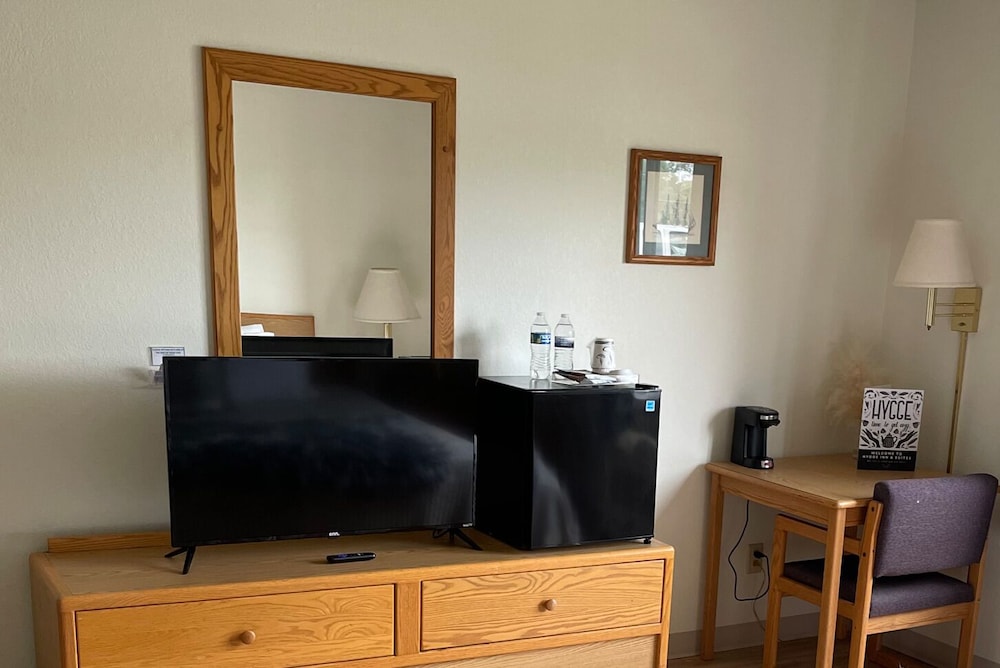 Hygge Inn & Suites