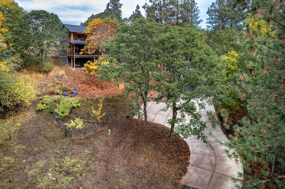 Evergreen Retreat Ab 30 Night Minimum 4 Bedroom Home
