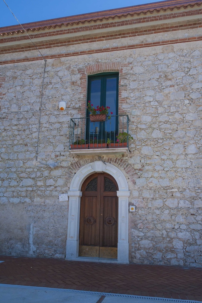 Photo 33