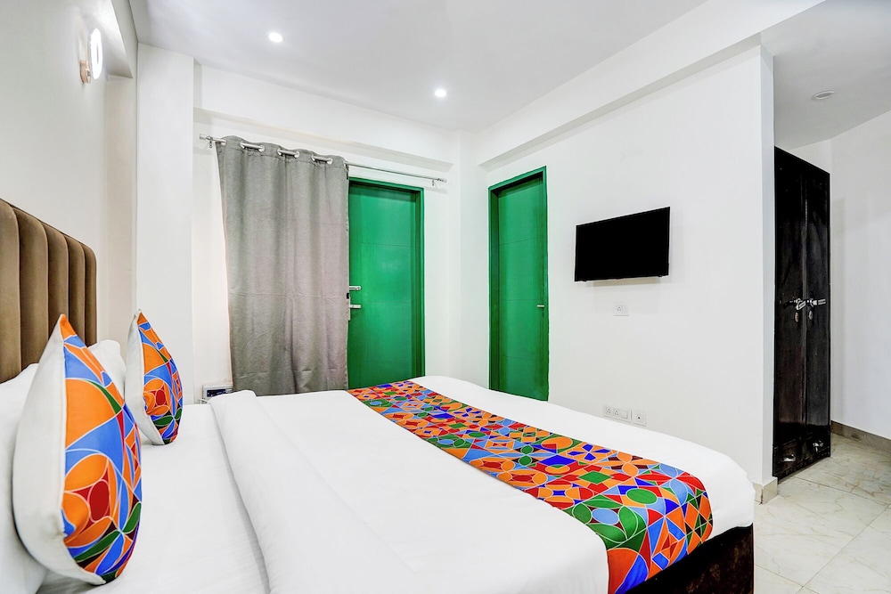 Fabhotel Cyberhub Suits