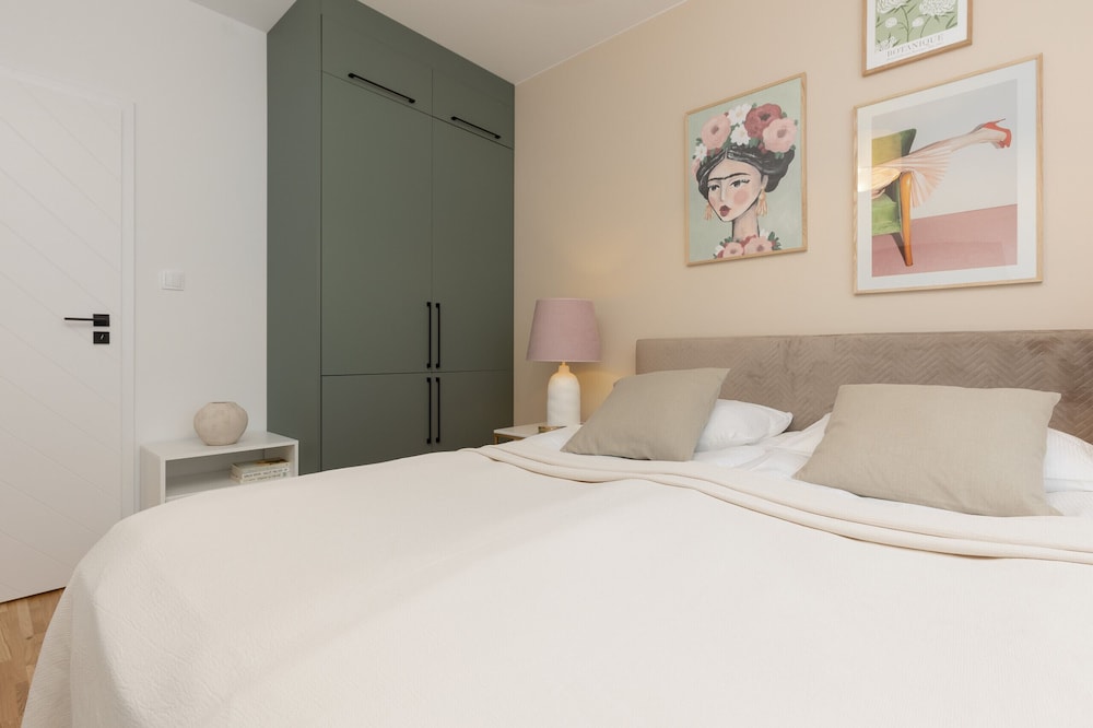 Warsaw Apartament Praga + AC by Renters view 2