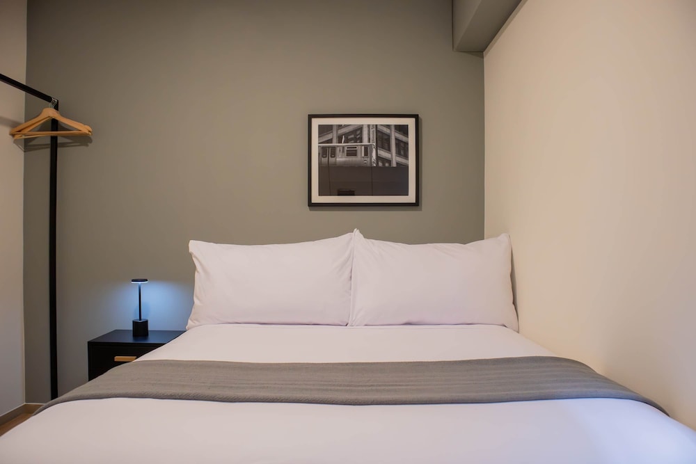w Charming 2BR w Balcony in Miraflores
