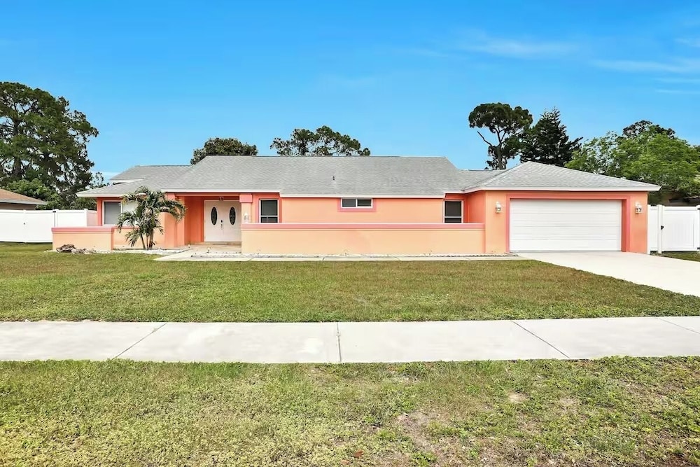 Renovated 3BR Dog Friendly Pond View W/D