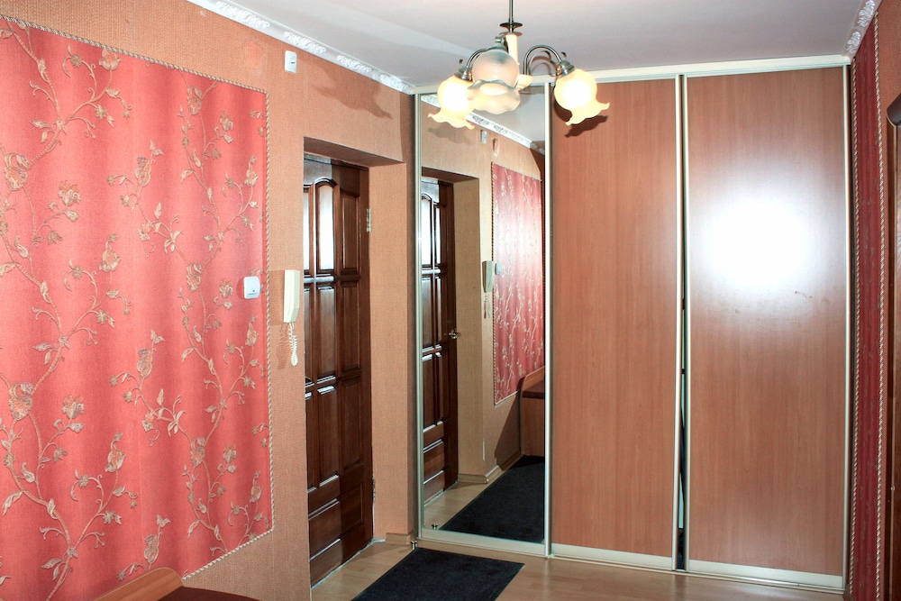 Apartment ALLiS-HALL on Tveritina 42-3