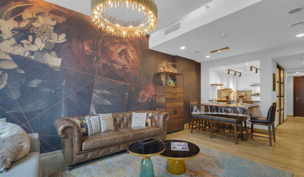 Manzil - Stylish 2BR nr Metro Station Al Jaddaf