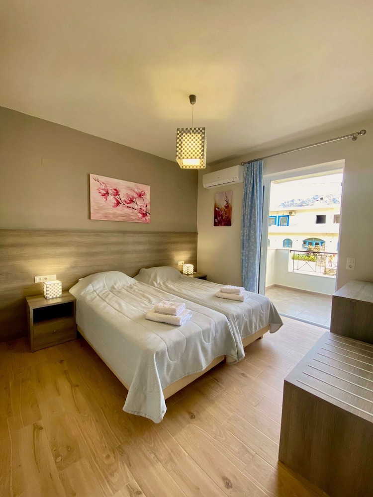 Eirini & Manolis Apartments photo 2